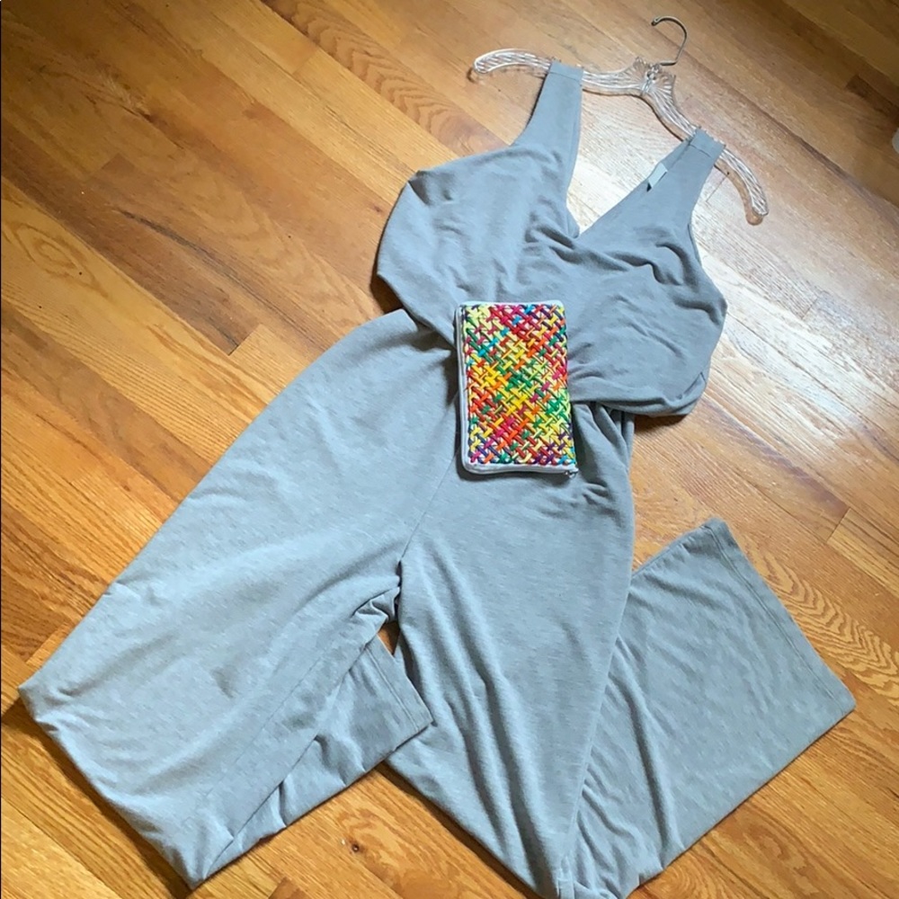 Grey sleeveless jumper